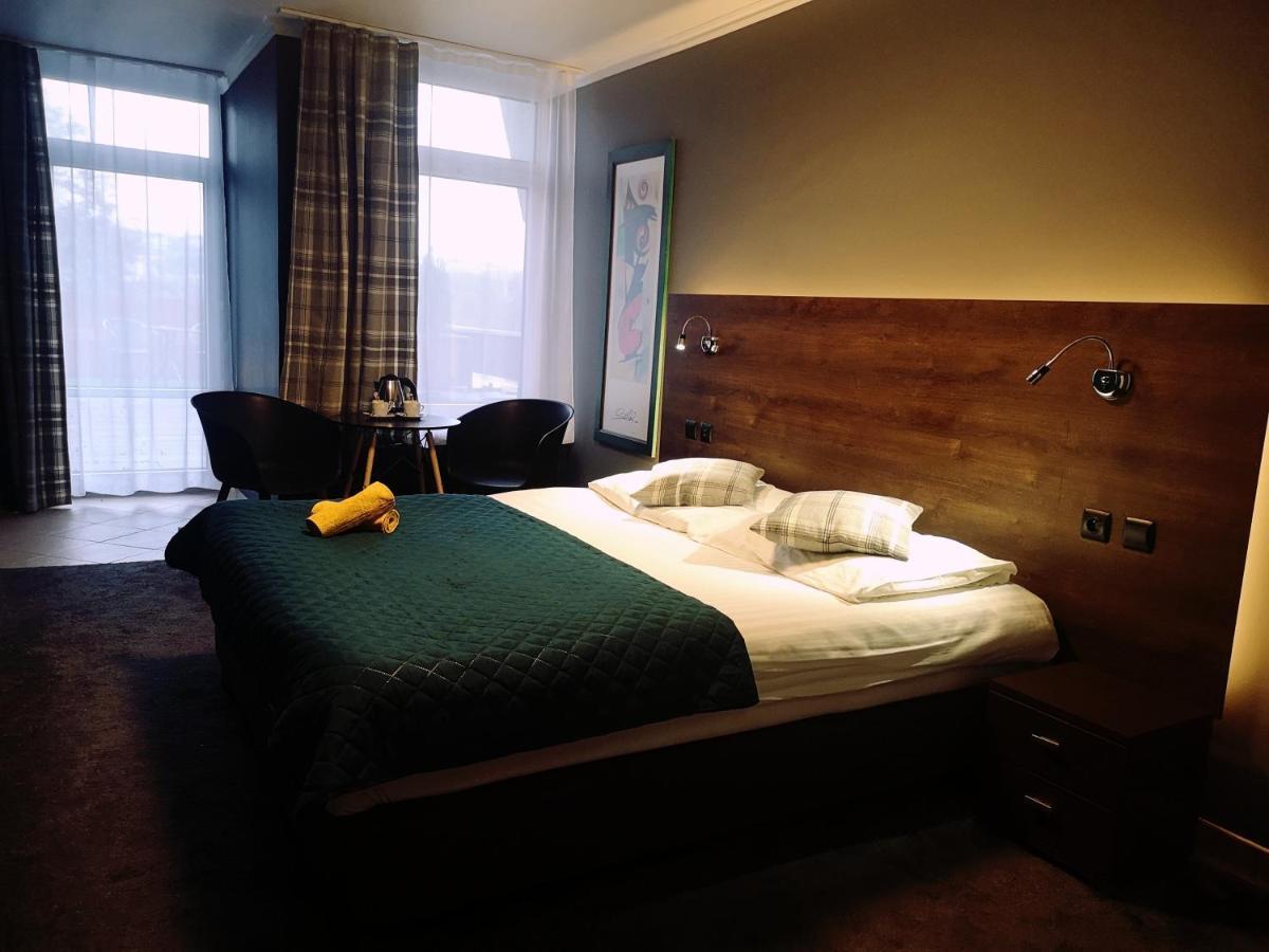 Bialy Orzel Aparthotel Przemyśl Esterno foto