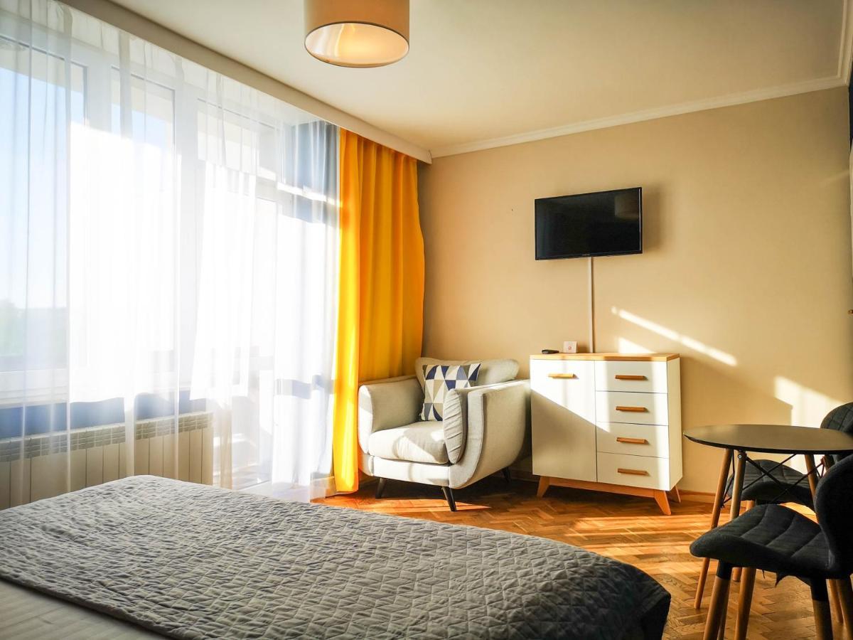 Bialy Orzel Aparthotel Przemyśl Esterno foto